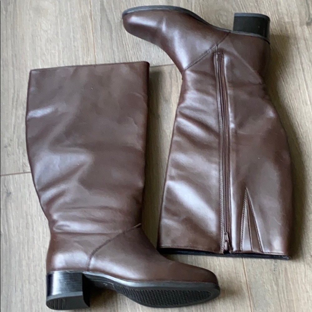 REGENCE KNEE BOOTS EXTRA  WIDE CALF